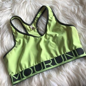 BUNDLE 3/$10❗️Under Armour sports bra